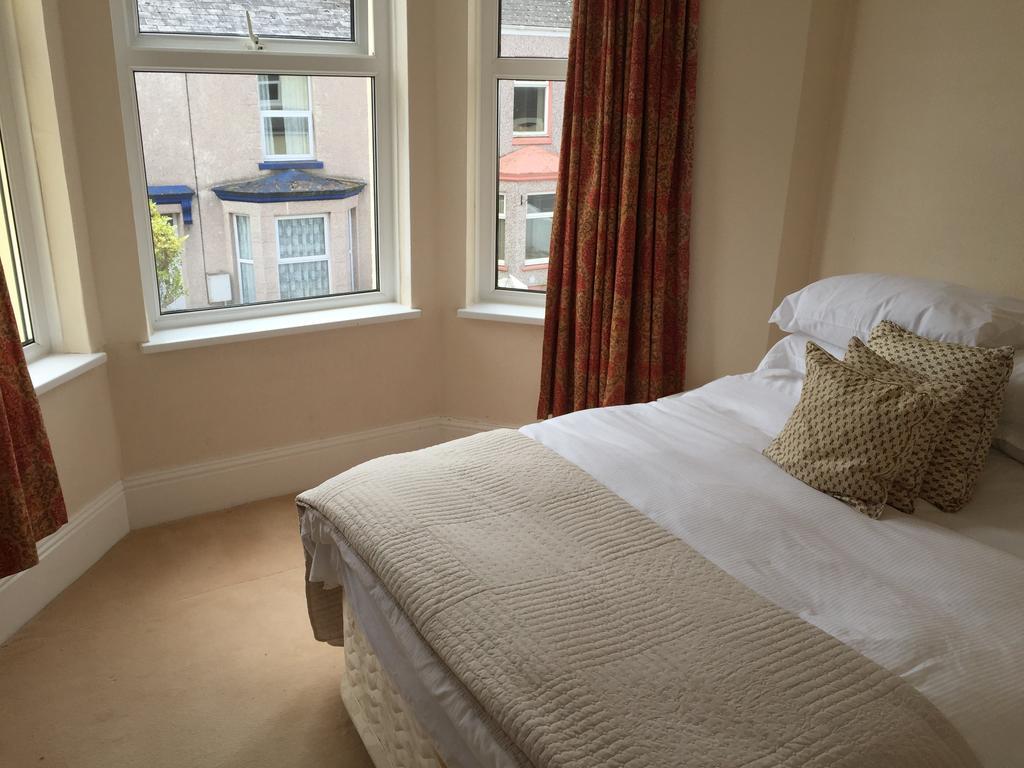 Cambridge House Bed & Breakfast Torpoint Exterior foto